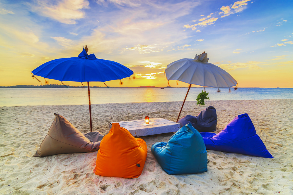 Pulau Beralas Pasir | @DWI YULIANTO/Shutterstock
