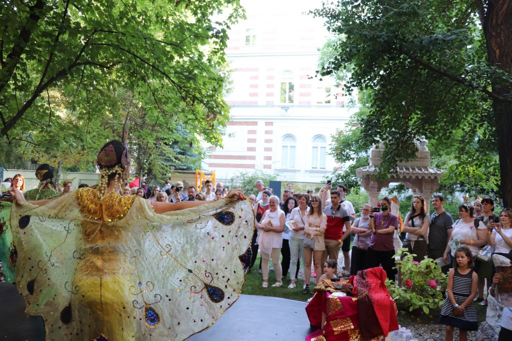 Tari Merak di Budapest, Hongaria