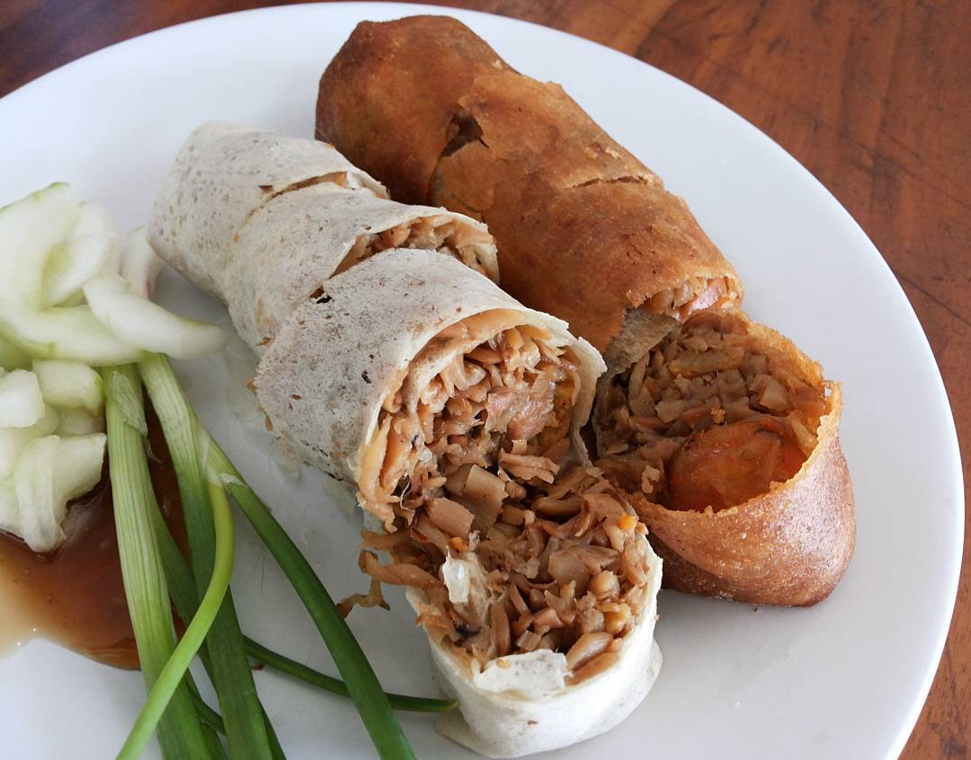 Potret lumpia basah dan goreng| Foto: Roomme.id