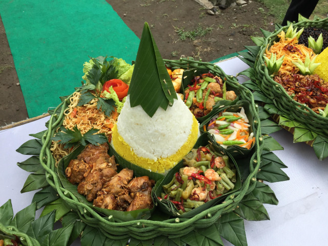 Tumpeng Kendhit | Foto:Kumparan
