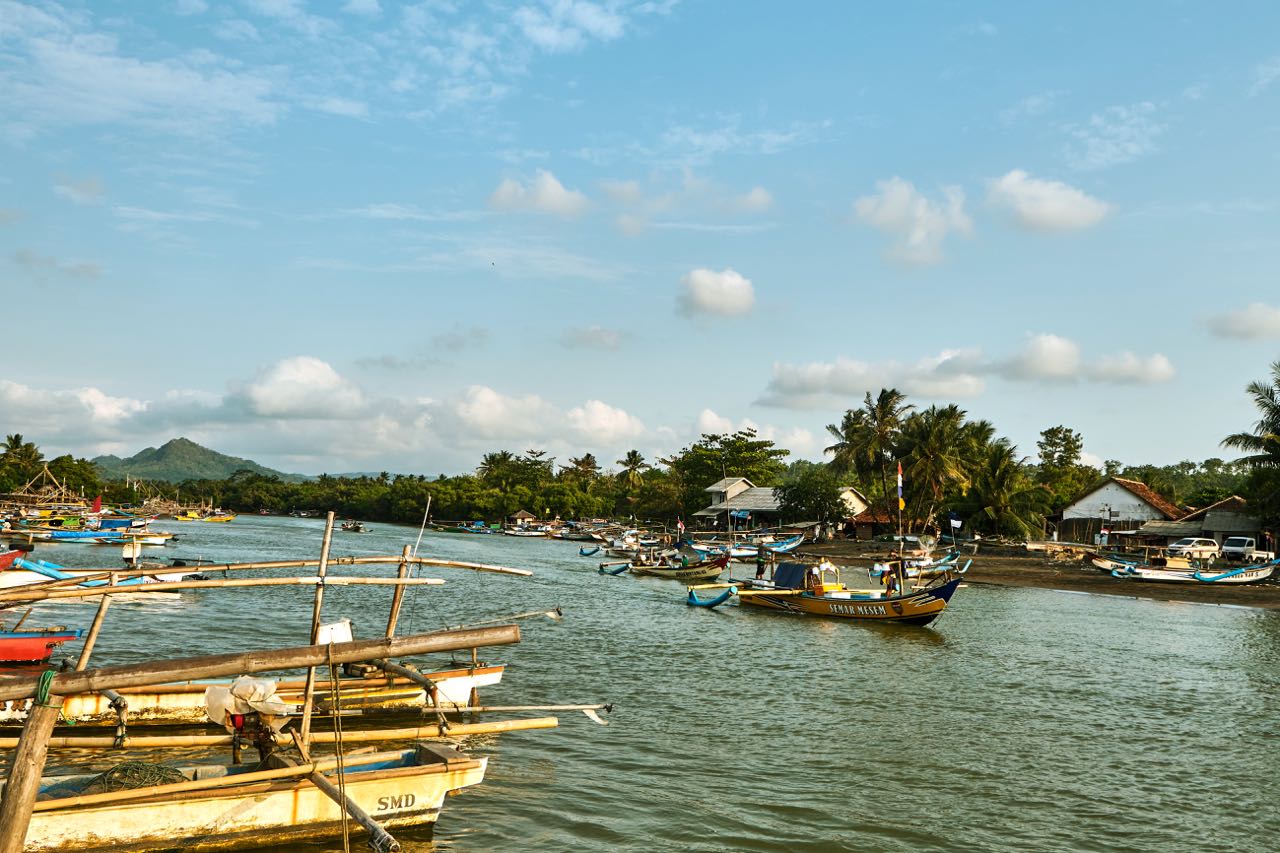Perahu di Muara Sungai Ciletuh