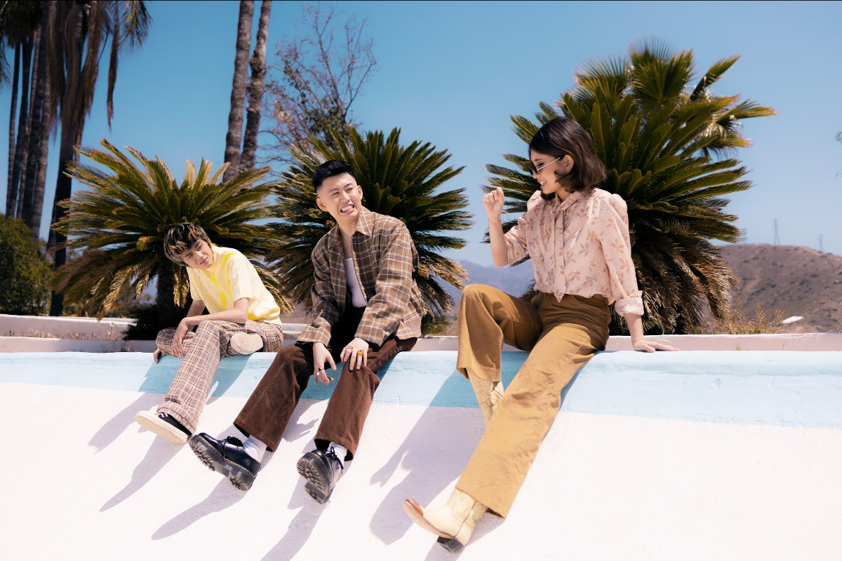 NIKI Zefanya, Rich Brian, dan Warren Hue, penyanyi yang mengisi OST film Shang-Chi