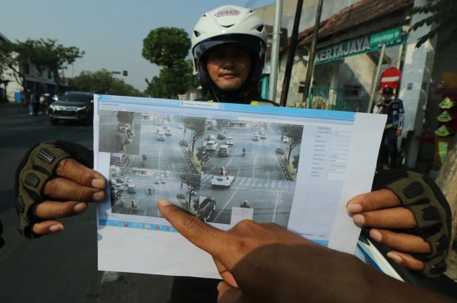Bukti pelanggaran lalu lintas yang terekam E-LTE