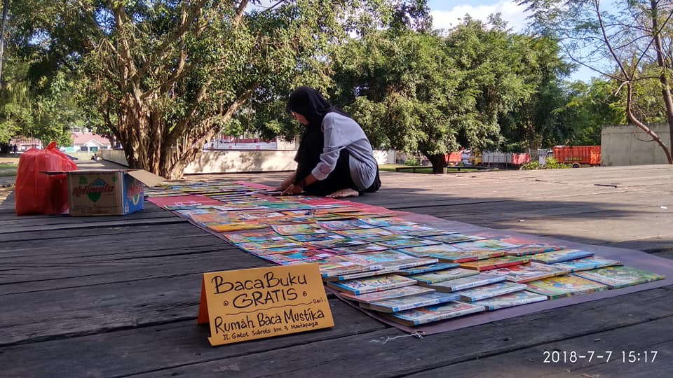 Iin dan Rumah Baca Mustika