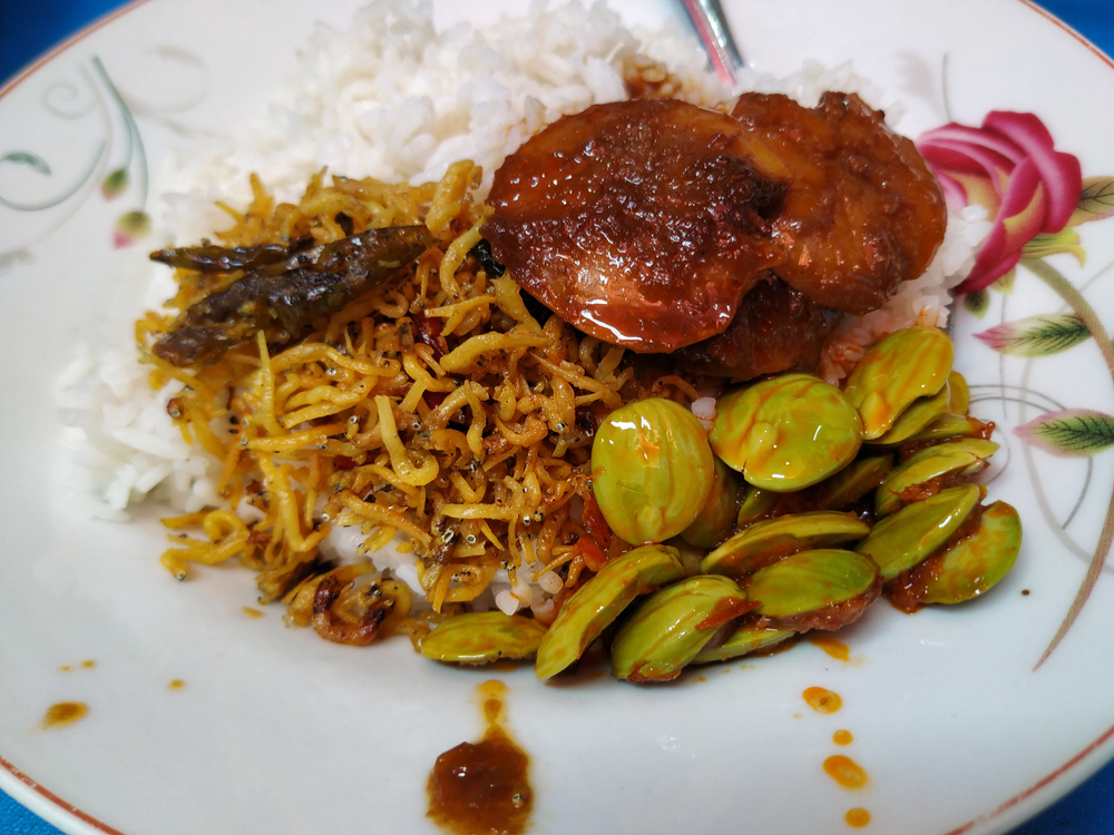 Santapan jengkol dan petai