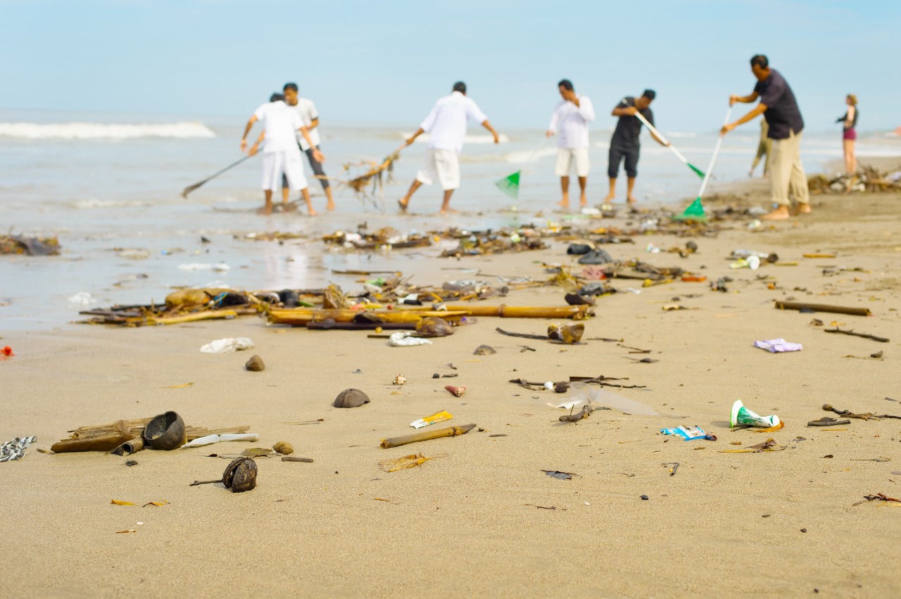 World Cleanup Day di Indonesia | Foto : Shutterstock/joyfull