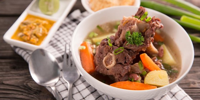 Sop Buntut | Shutterstock