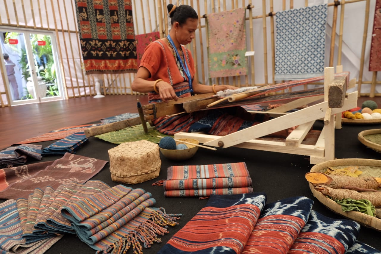 Tenun ikat Flores | Foto: infopublik