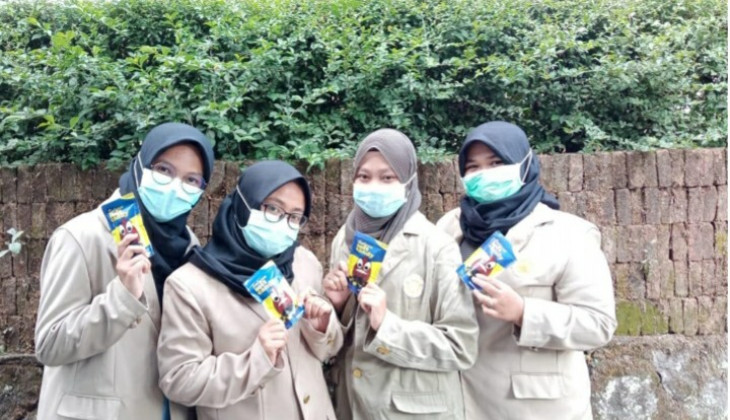 Empat mahasiswi yang mengembangkan permen anti diabetes