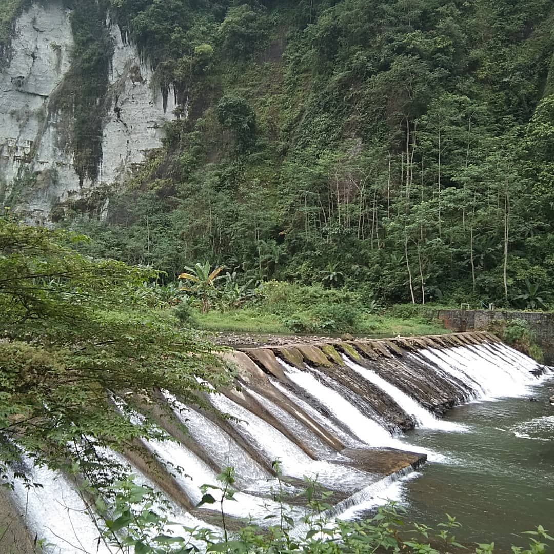 Foto pembangkit listrik mikrohidro (IG Sims_On_ok)