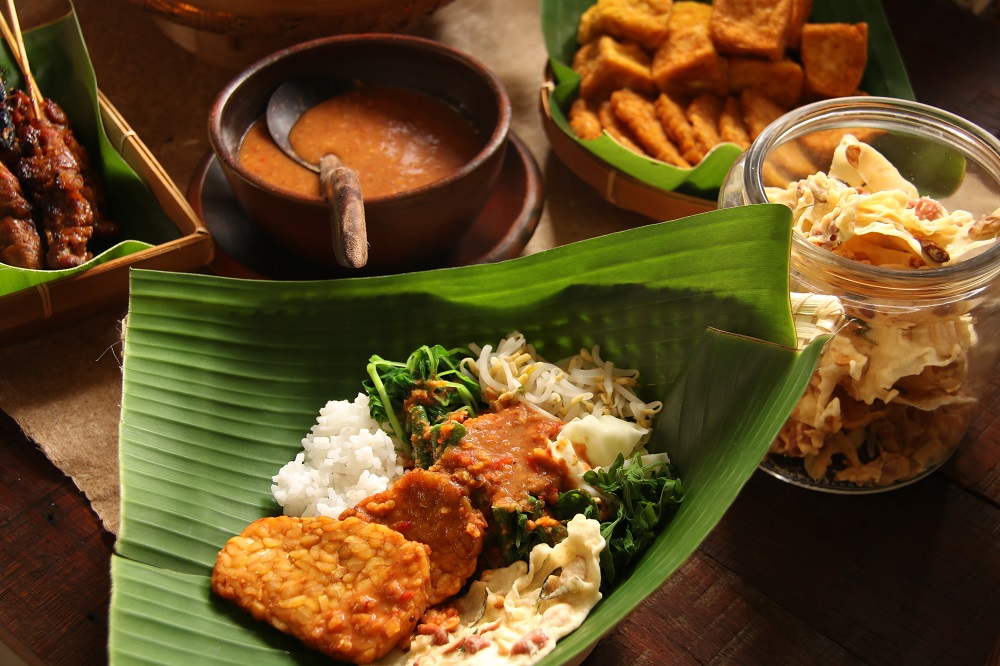 Nasi pecel | Foto: Pegipegi