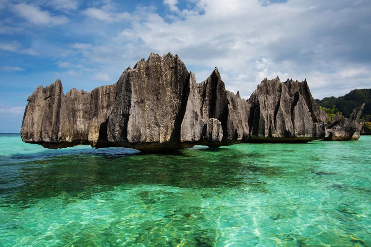 Pantai Namlol | Foto: Kompas