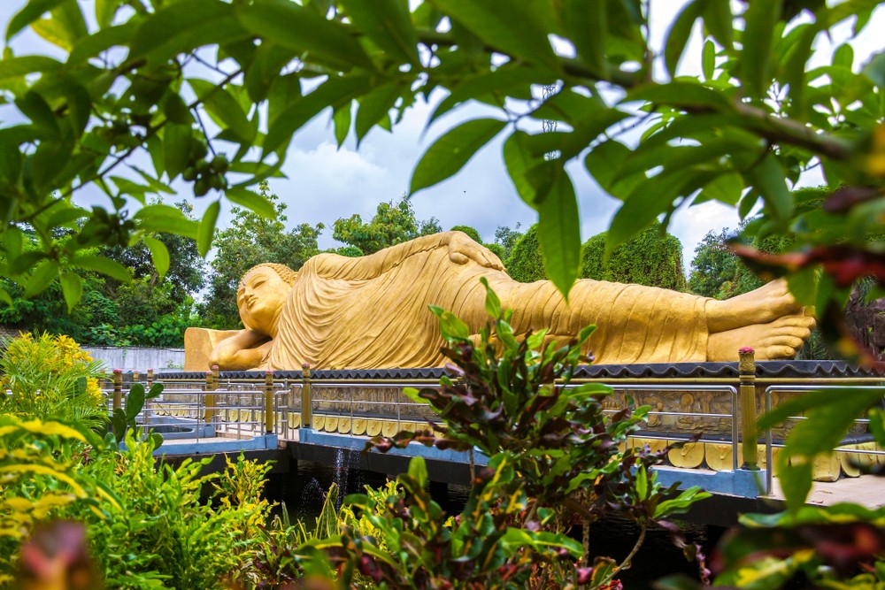 Maha Vihara Mojopahit | @Daniel_Ferryanto Shutterstock