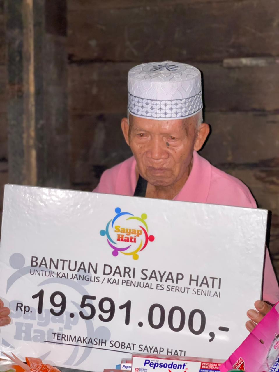 Penyaluran donasi dari Sayap Hati (Dok: Windi Wijaya)