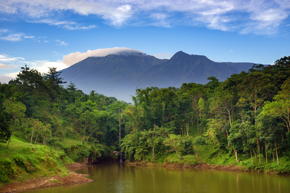 Desa Tete Batu | @Hariadi Mahsyar Shutterstock