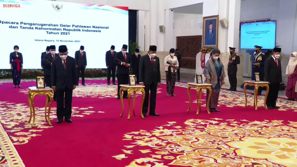 Upacara penyerahan gelar pahlawan nasional 2021