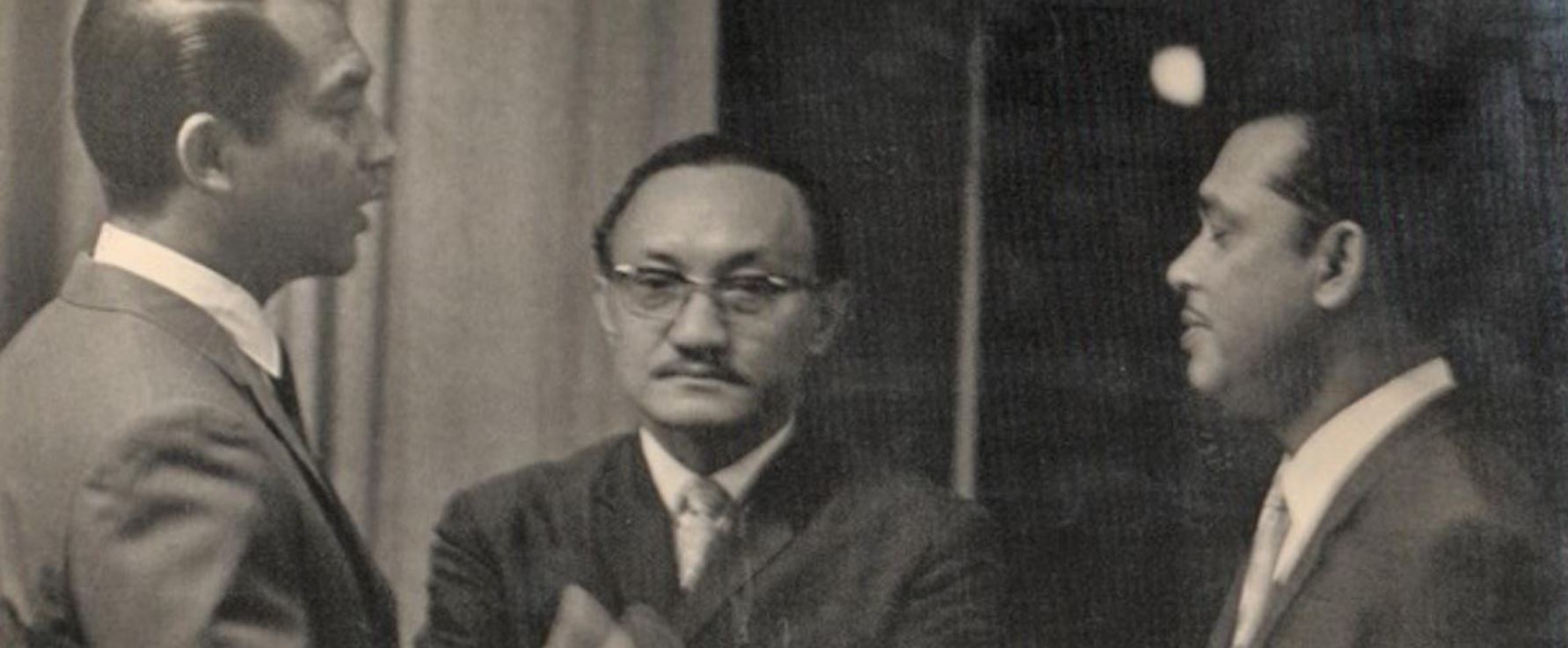 Usmar Ismail (tengah) | perpusnas.go.id/Sinematek Indonesia via Historia