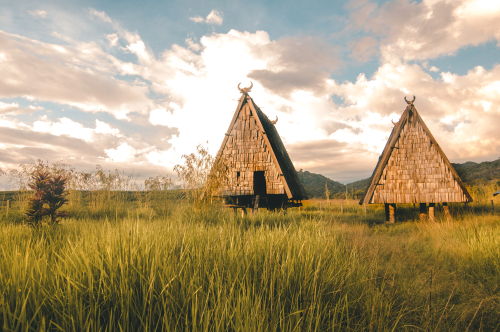 Rumah Adat Tambi (Shutterstock)