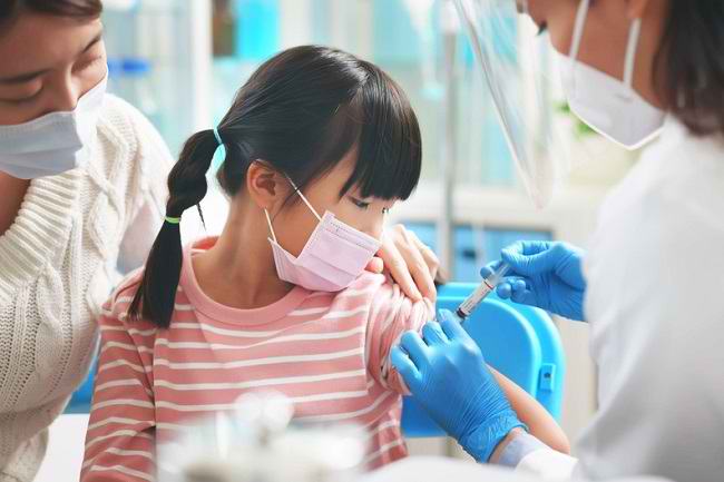 Vaksinasi anak-anak (Sumber: Alodokter)