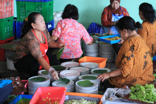 Tradisi Rewang (shutterstock: Gungpri)