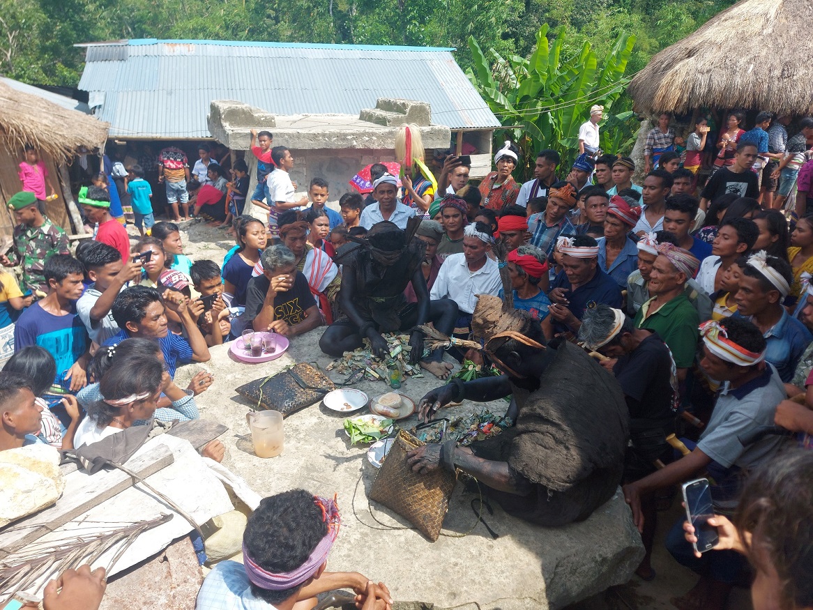Salah satu ritual Wulla Poddu