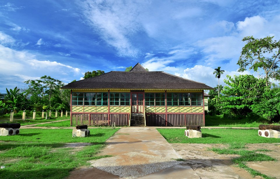 Keraton Tayan