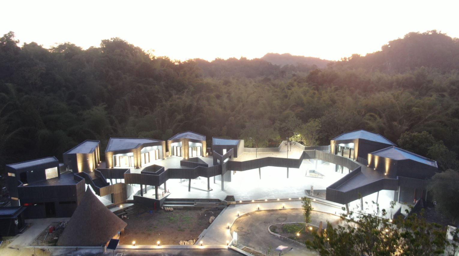 gua batu cermin