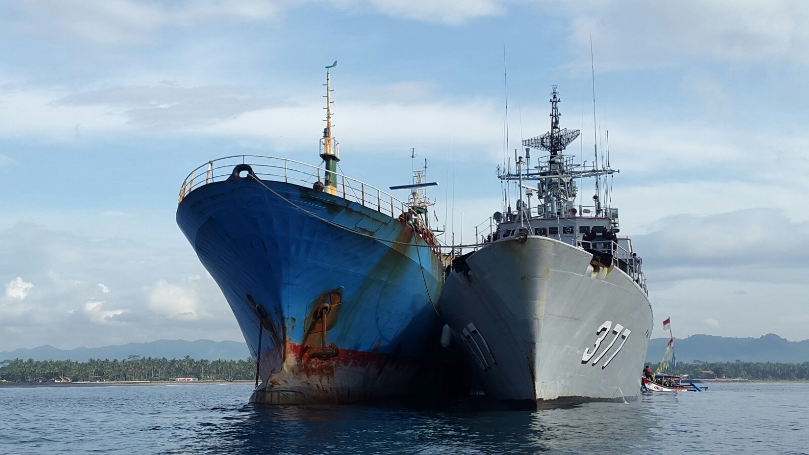 FV Viking saat ditangkap oleh
