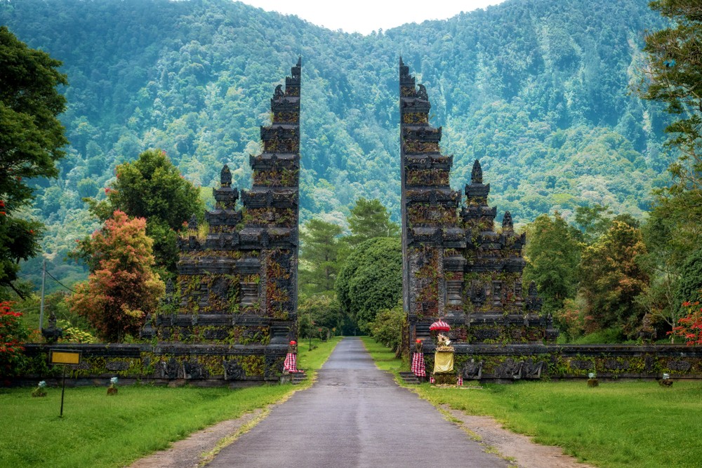 Bali | @R.M. Nunes Shutterstock
