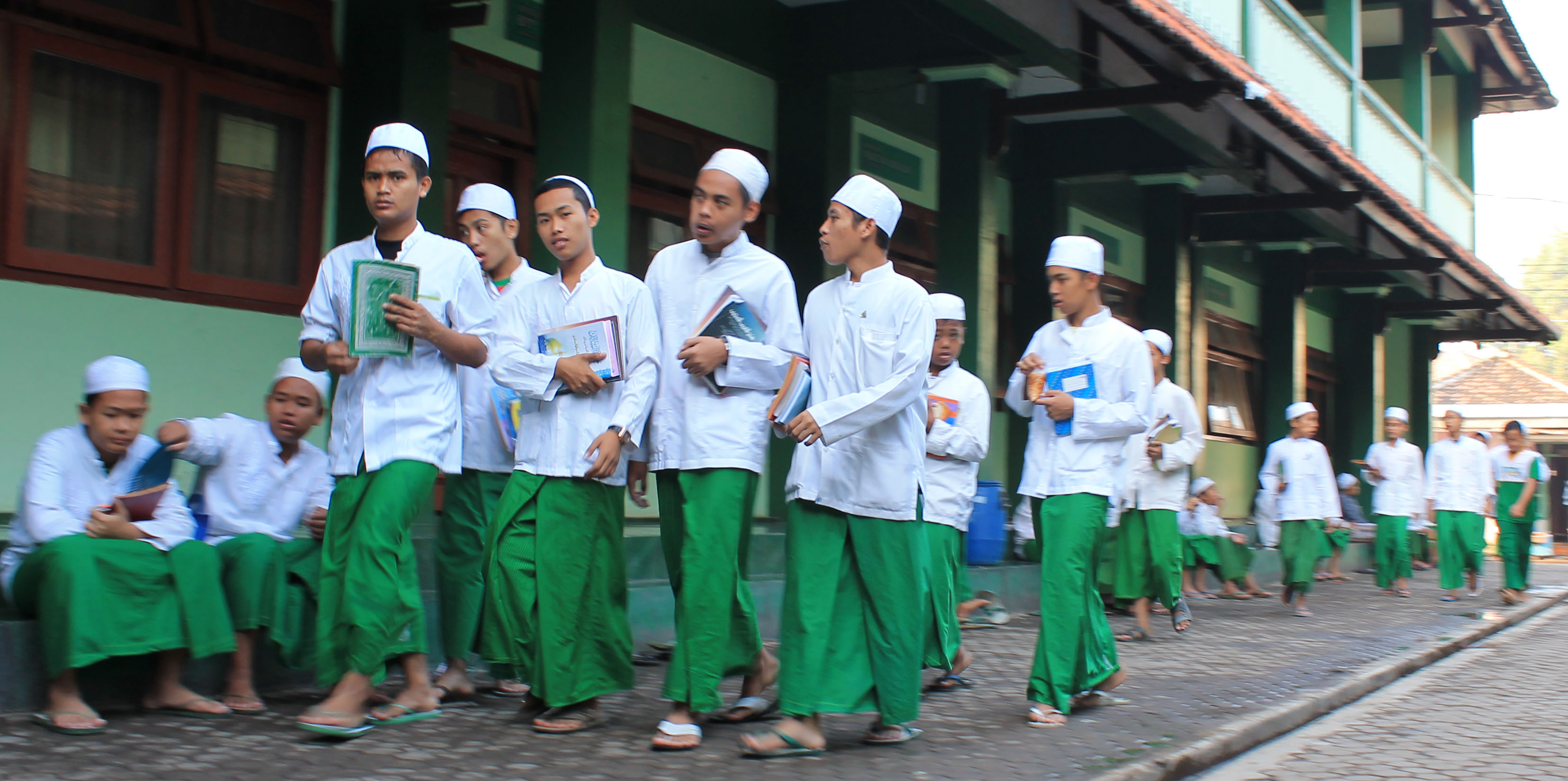 Santri pesantren sidogiri