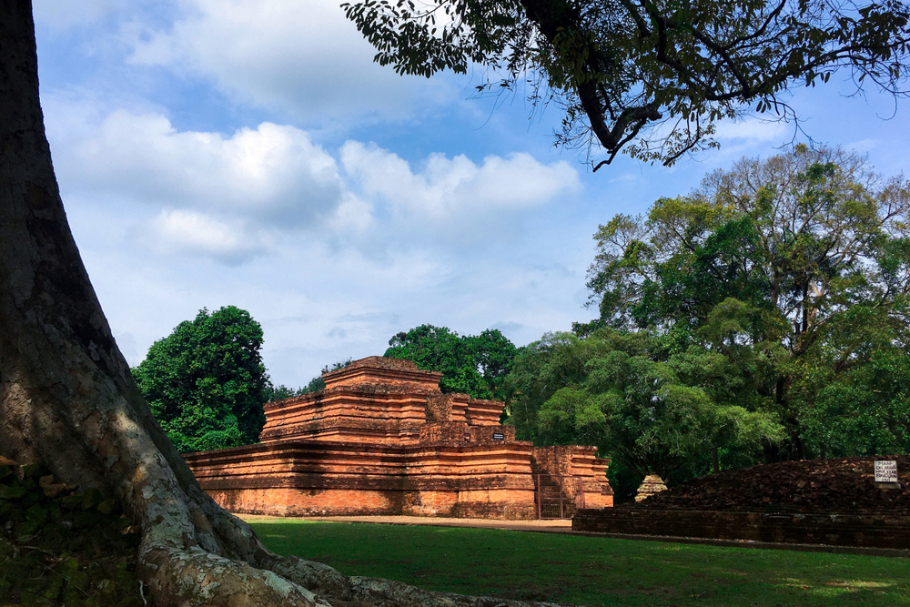  Candi Muaro Jambi | @Ariyo Eka Shutterstock 