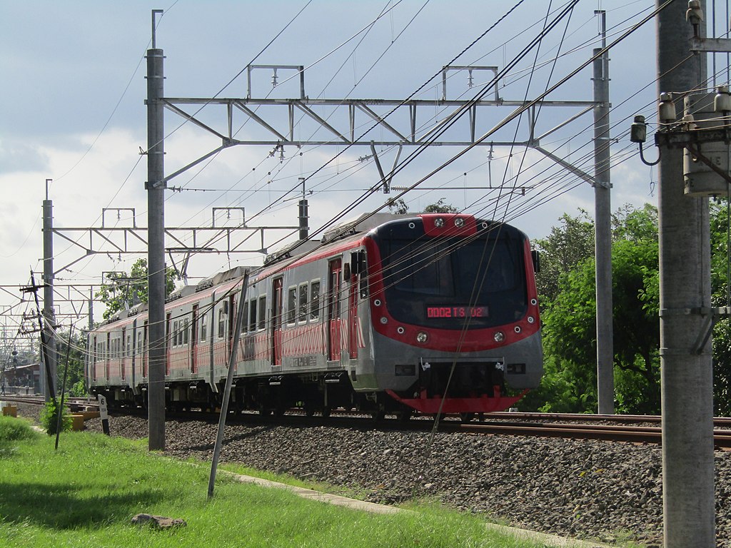 Kereta i9000 buatan INKA