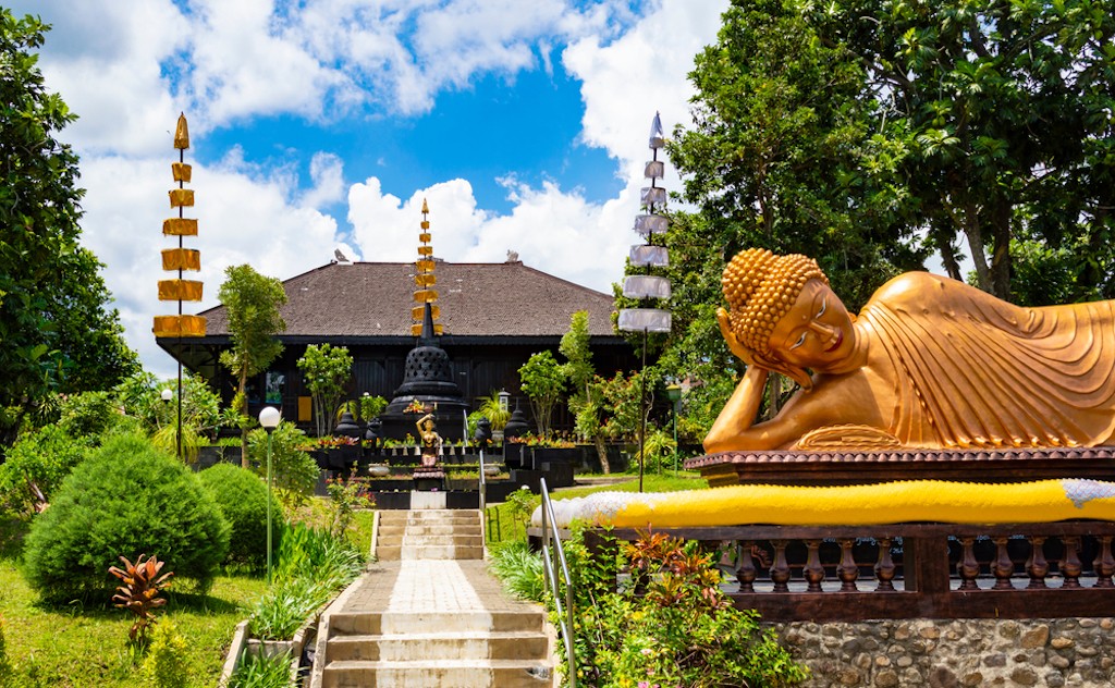 Vihara Dhammadipa Arama | @Hani Santosa Shutterstock