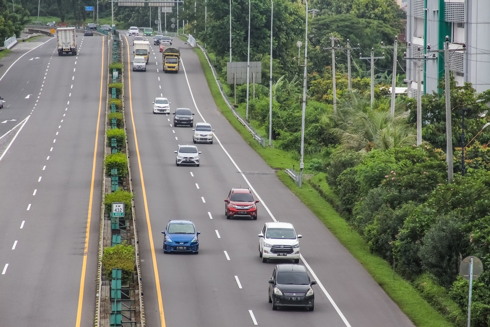 Ilustrasi jalan tol | @Triawanda Tirta Aditya Shutterstock