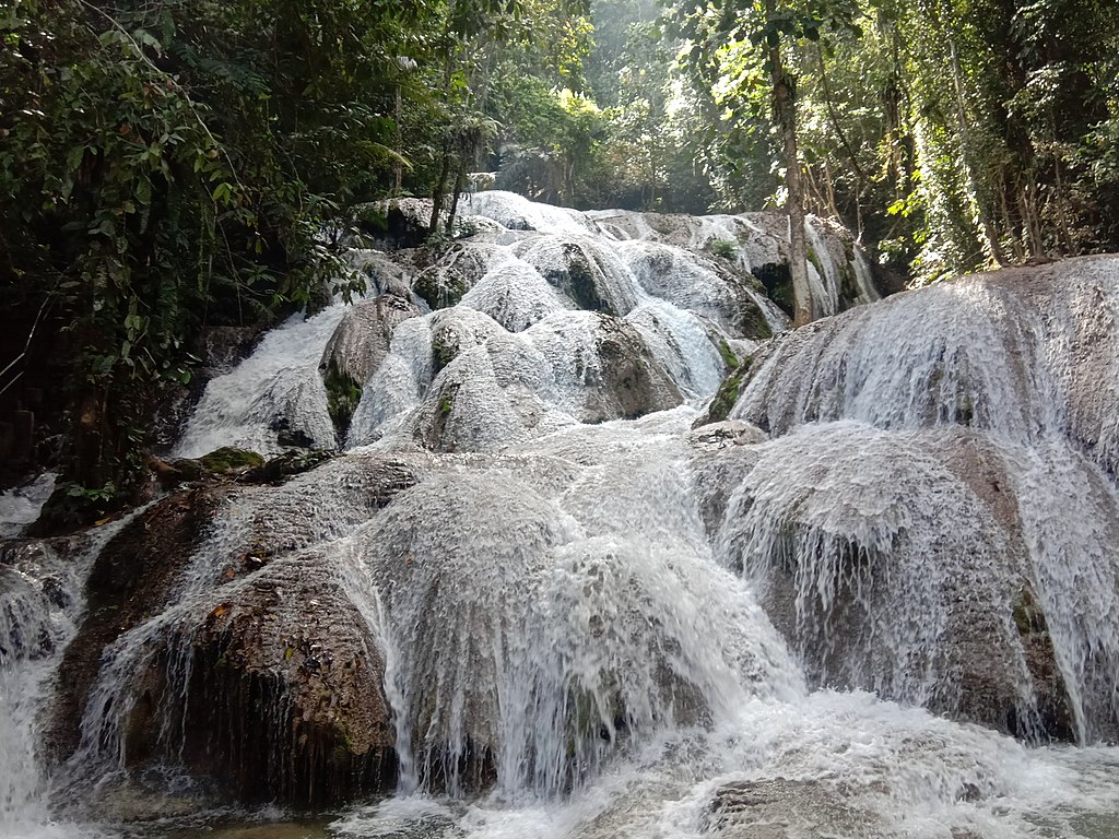 Air Terjun Saluopa | Wikimedia Commons