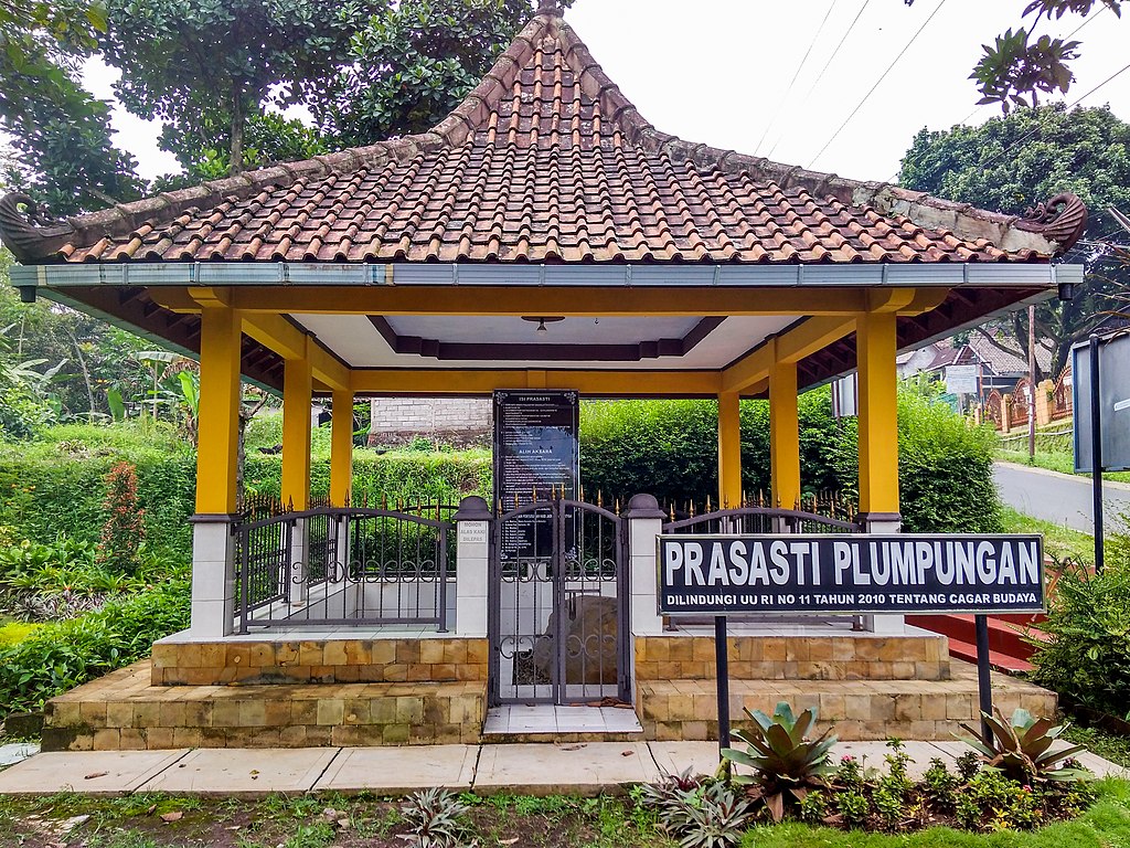 Prasasti Plumpungan | Wikimedia Commons