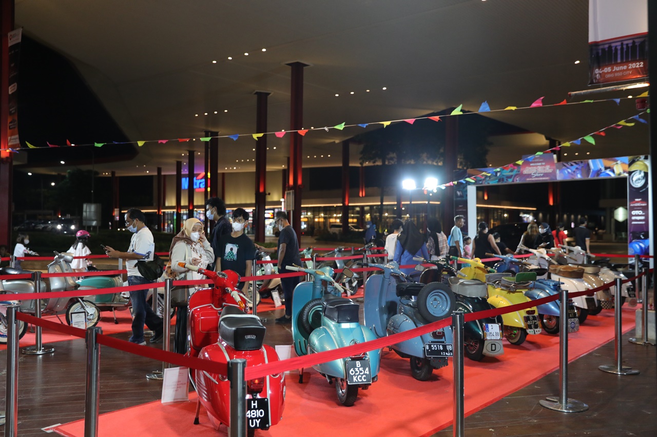 Pameran kendaraan retro yang dipamerkan