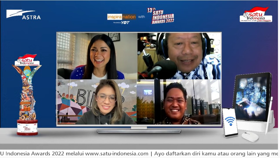 acara webinar Inspiranation with 13th SATU Indonesia Awards 2022 bertema “Bangun Negeri dengan Teknologi” 