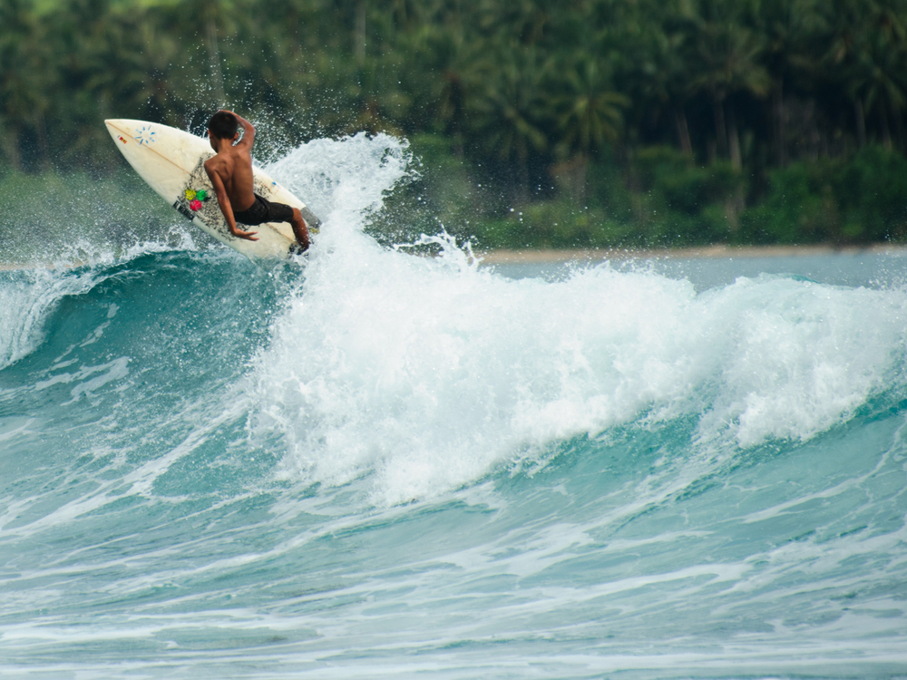 Pantai Sorake | @hasanudin Tamali Mubari Shutterstock