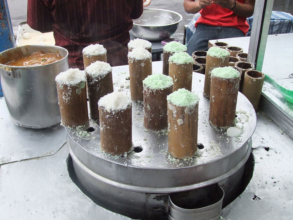 Kue putu | Wikimedia Commons