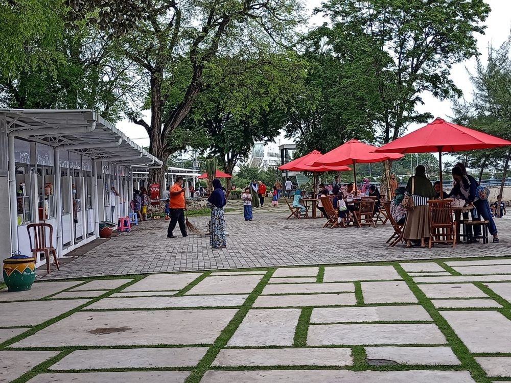 Fasilitas di Pantai Kenjeran Kota Surabaya