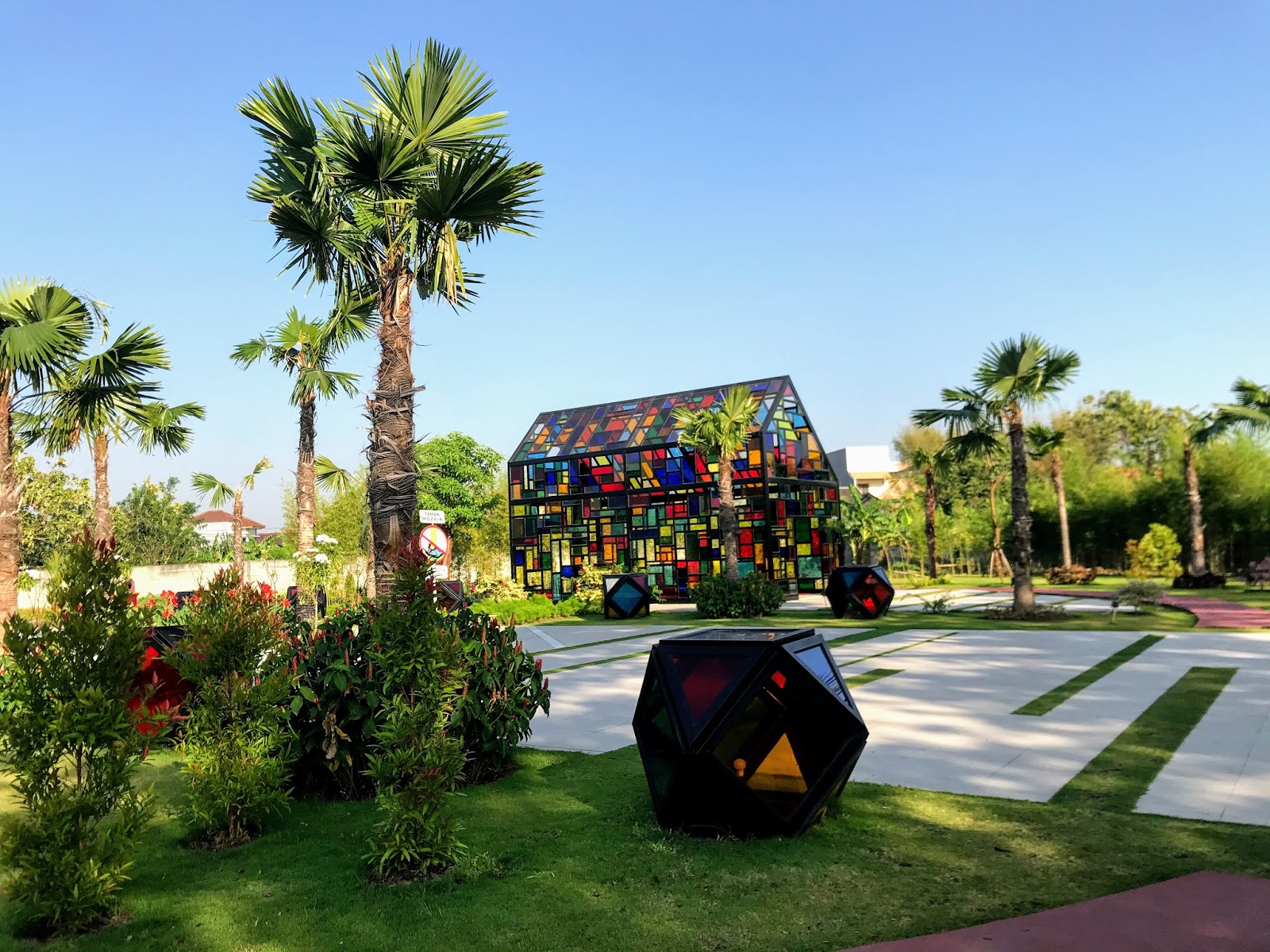 Taman Mozaik Surabaya. Foto: taufanyanuar.com