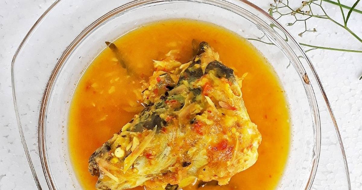 Tempoyak durian dapat diolah menjadi Brengkes patin atau pepes patin karena tempoyak tidak bisa dikonsumsi secara langsung