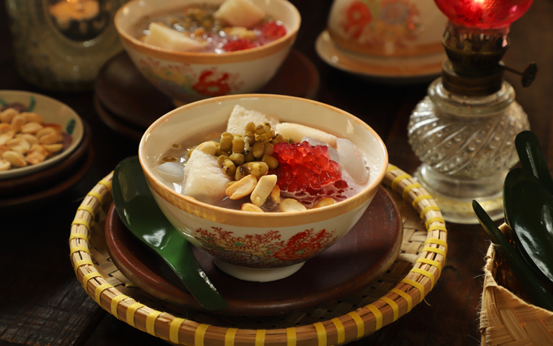 Wedang Uwuh minuman hangat berempah tradisional khas Indonesia yang cocok dinikmati saat hujan