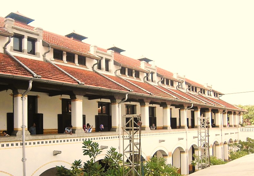 jumlah pintu lawang sewu