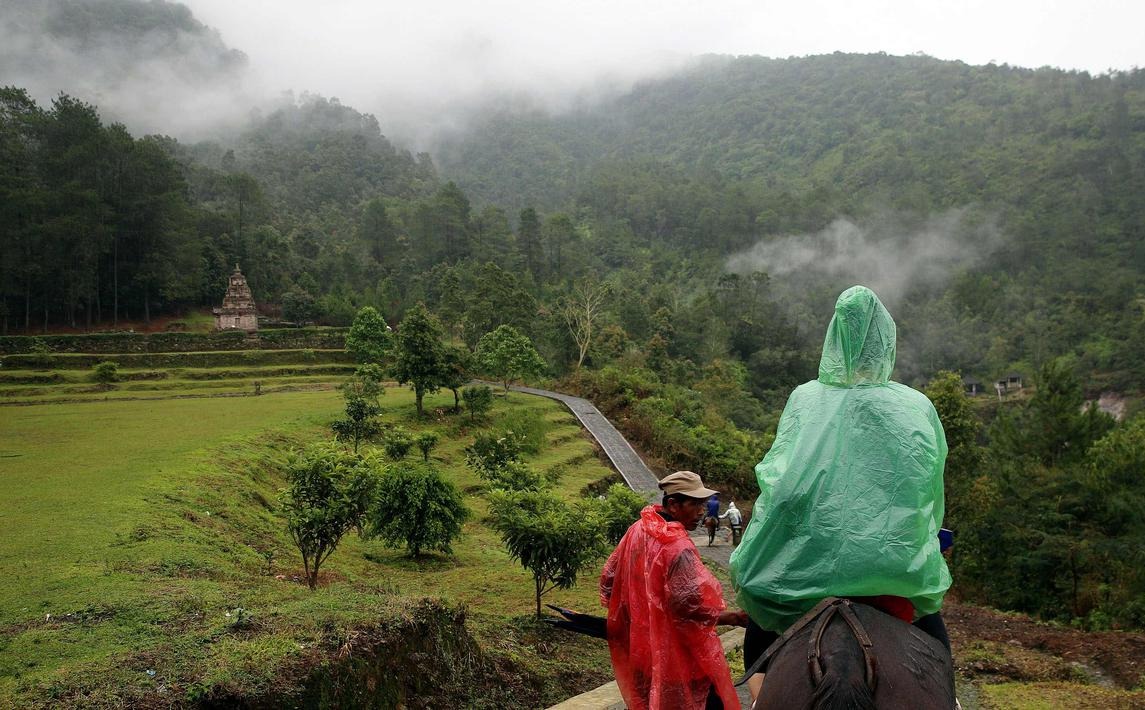 Berkuda Wisata Candi Gedong Songo Semarang Jawa Tengah