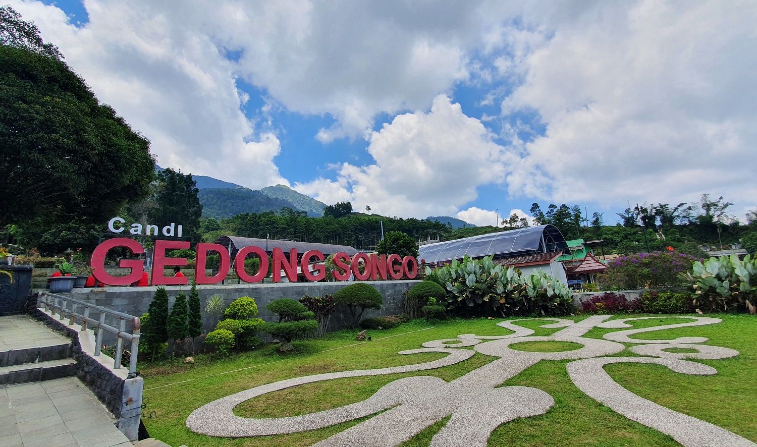 Pintu Masuk Wisata Candi Gedong Songo Semarang Jawa Tengah