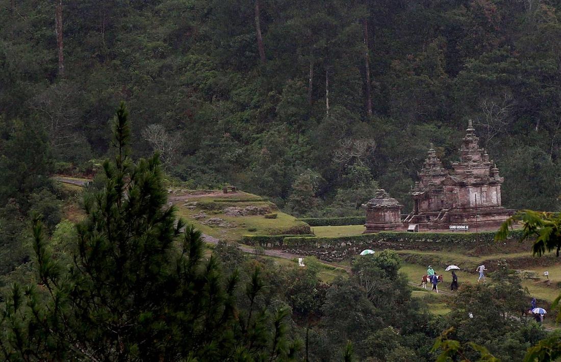 Wisata alam dan sejarah Candi Gedong Songo Semarang Jawa Tengah