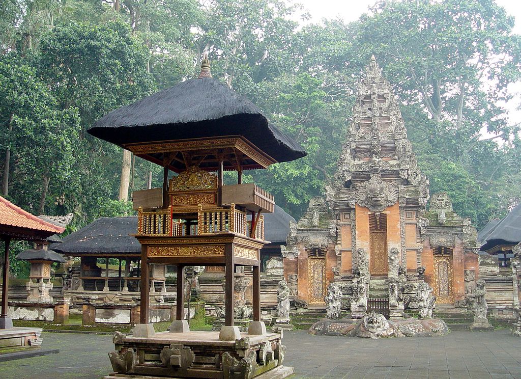 Pura dalem agung, wisata alam hijau, dan pepohonan di Sangeh Monkey Forest Bali Good News From Indonesia Pura dalem agung, wisata alam hijau, dan pepohonan di Sangeh Monkey Forest Bali
