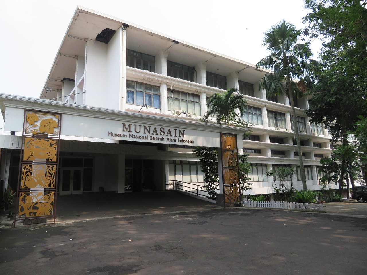 Potret depan Museum Nasional Sejarah Indonesia, sebuah wisata edukasi sejarah dan kekayaan alam di Bogor